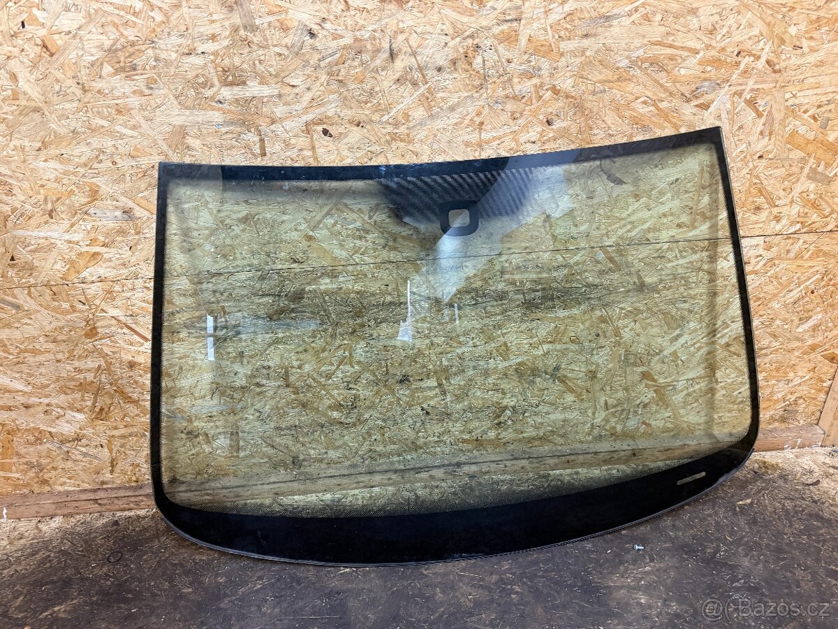ČELNÍ OKNO VW PASSAT B7 - 2