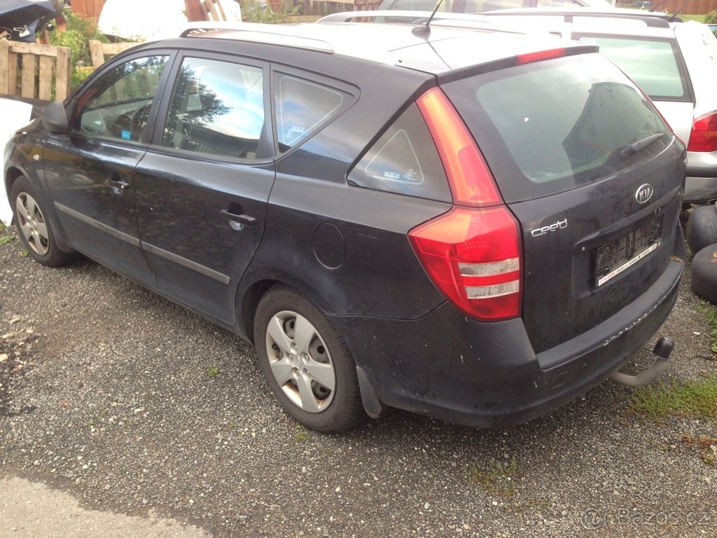 Kia Ceed 1,6CRDI 84kW Combi 2007 - díly - 2