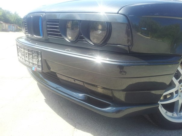 Řasy na světlometech BMW E34 - 2