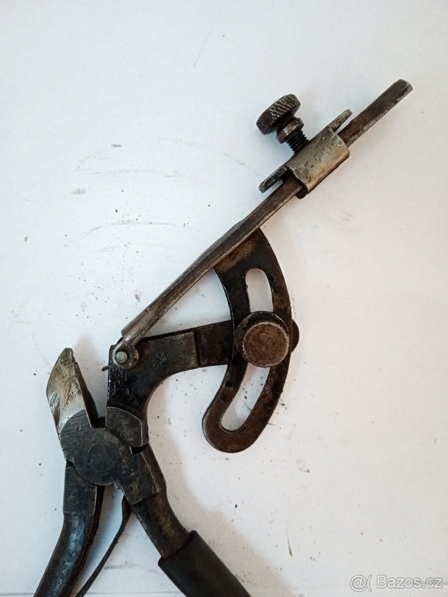 Šraňkovací kleště na pily - 2