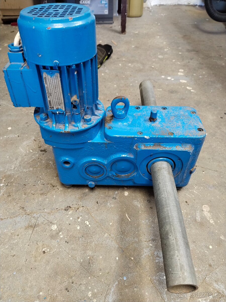 Elektromotor s převodovkou - 2