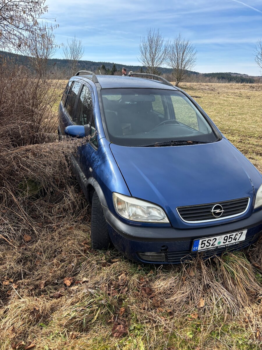 Opel Zafira 2,2 CDti - 2