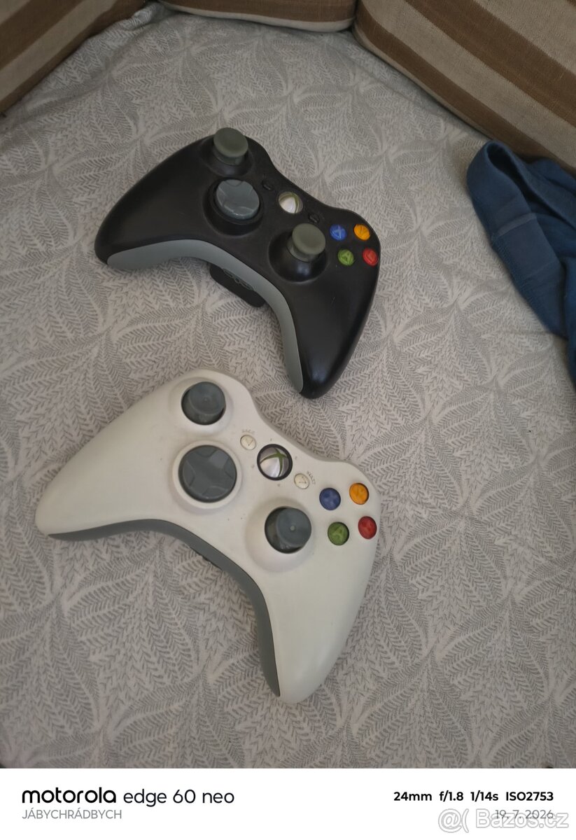 Kompletní herní set: Xbox 360 E + Kinect + 2 ovladače + 8 he - 2
