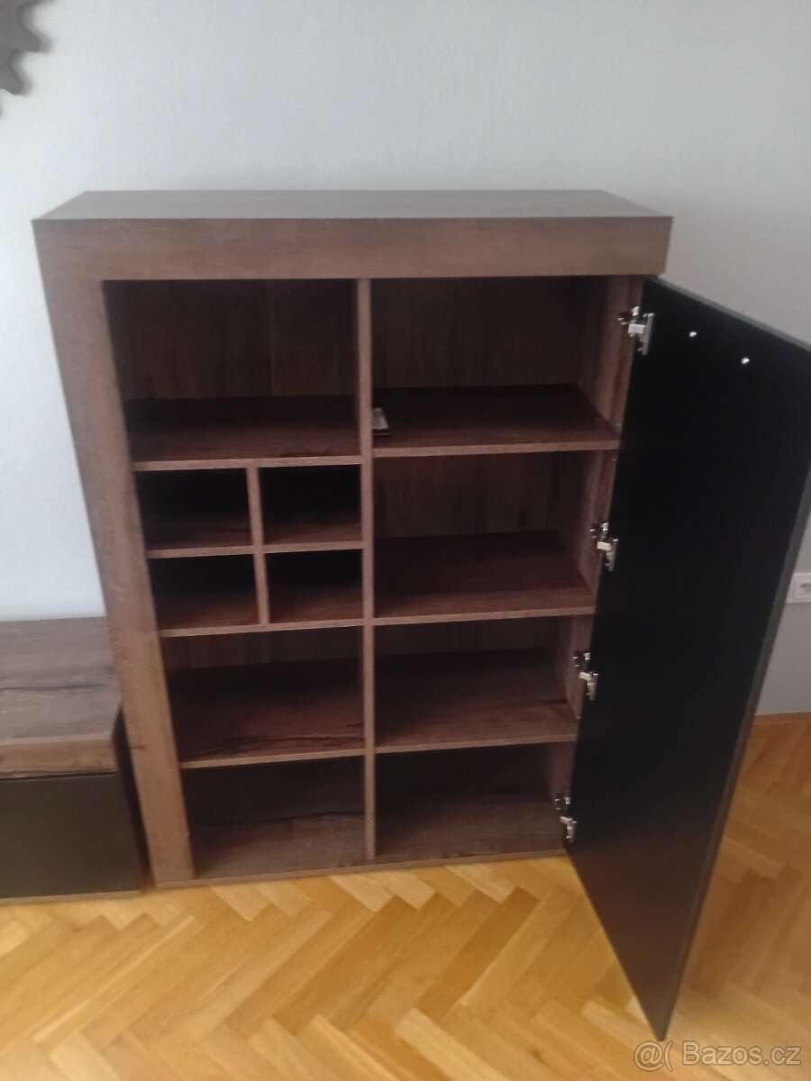 Obyvaci stěna - 2