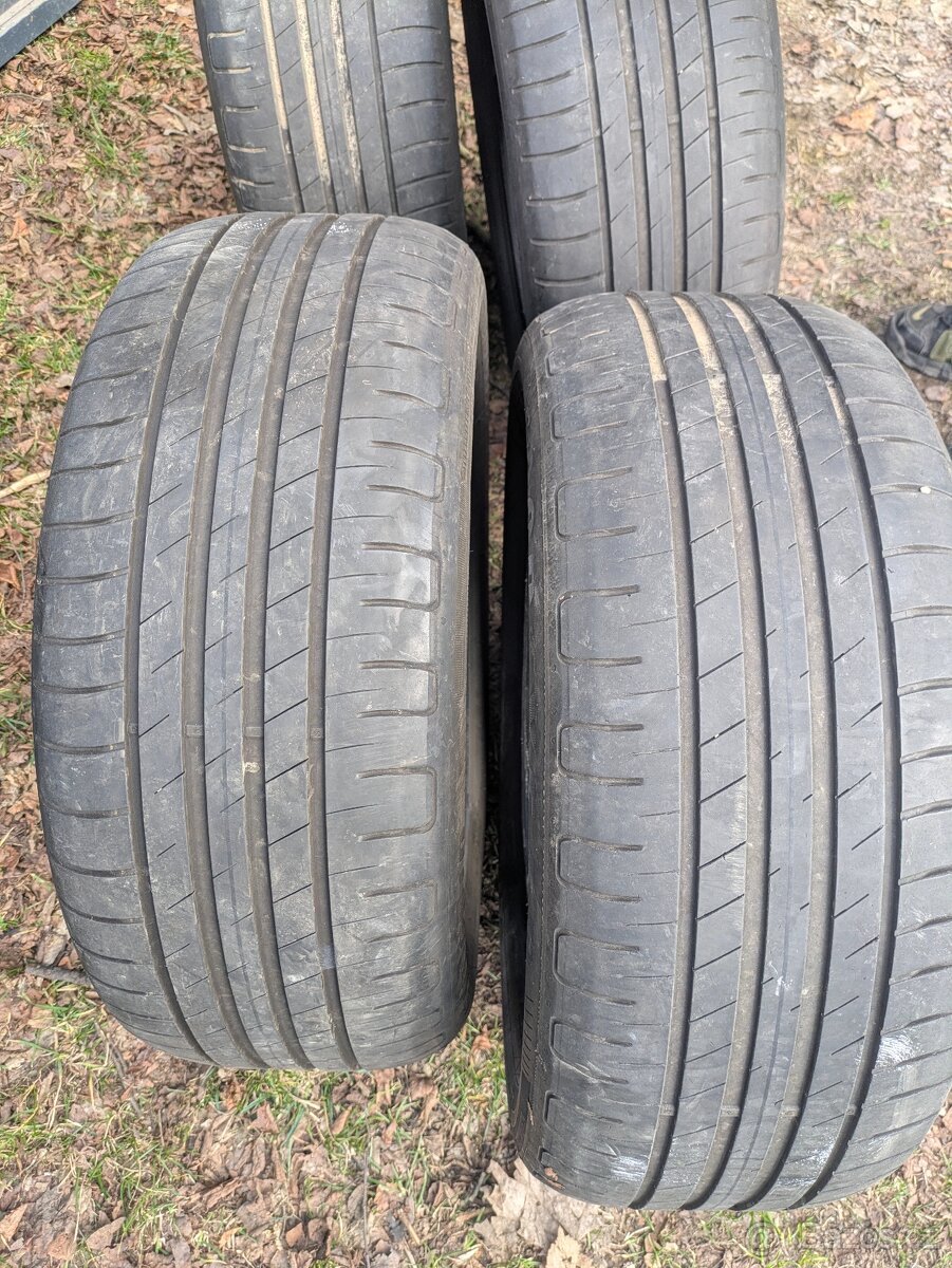 Sada 225/55 R17 letní pneu - 2