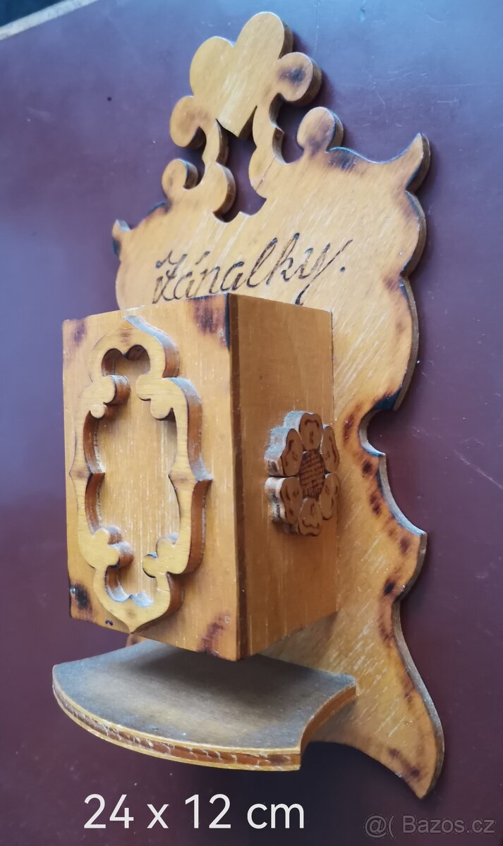 Prodám 2 vyřezávané zásobníky - 2