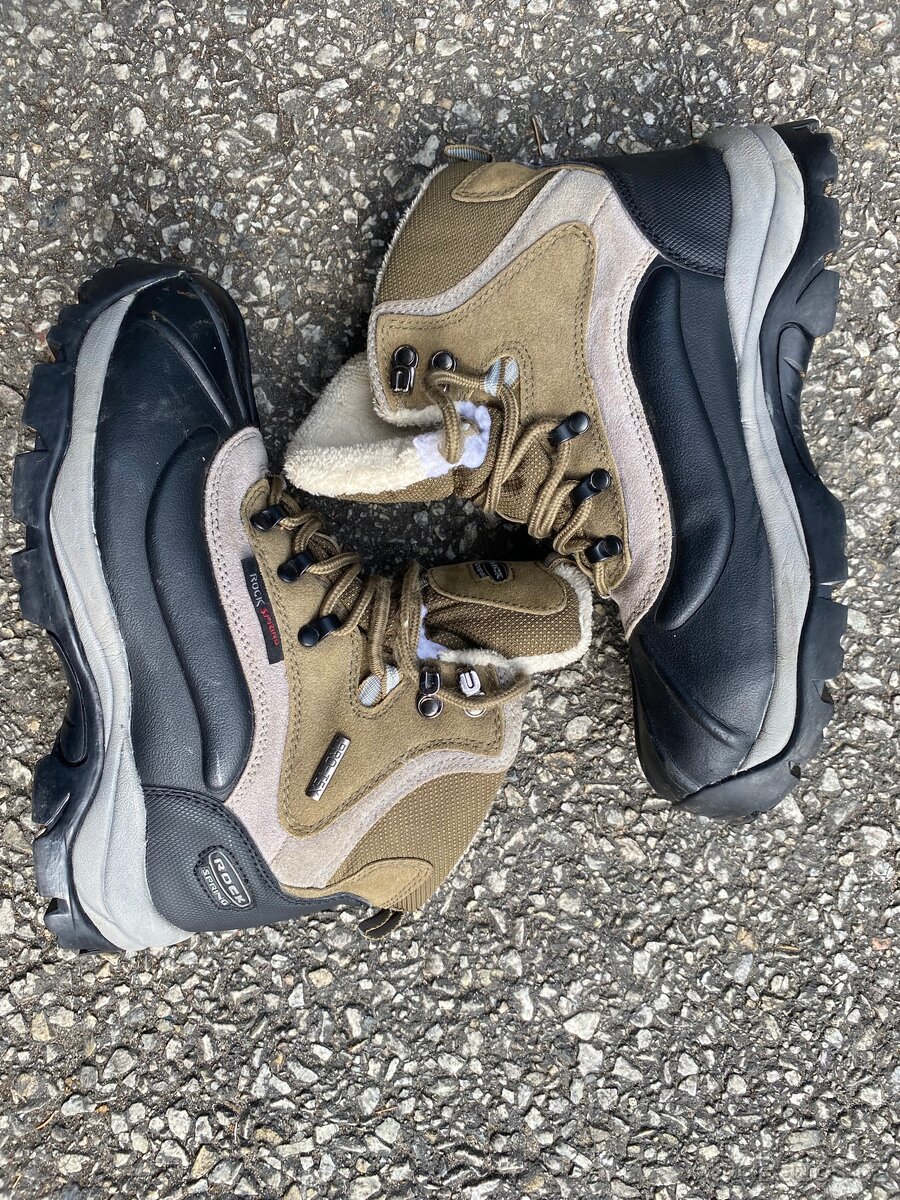 Outdoorové turistické zimní zateplené vysoké boty 38 - 2