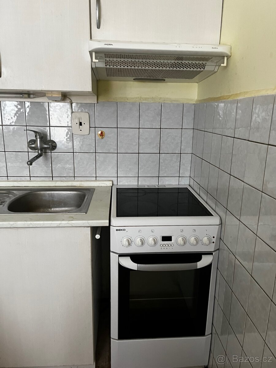 Inzerát – kuchyňská linka + sporák + digestoř - 2