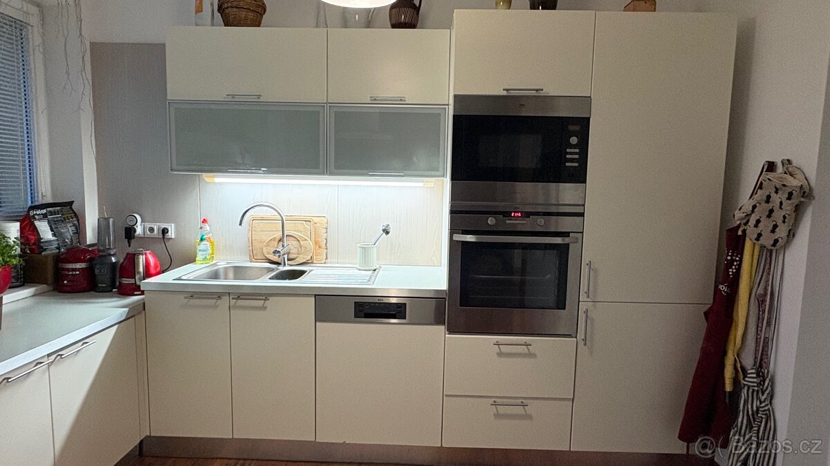 Kuchyně, korpusy, spotřebiče - 2