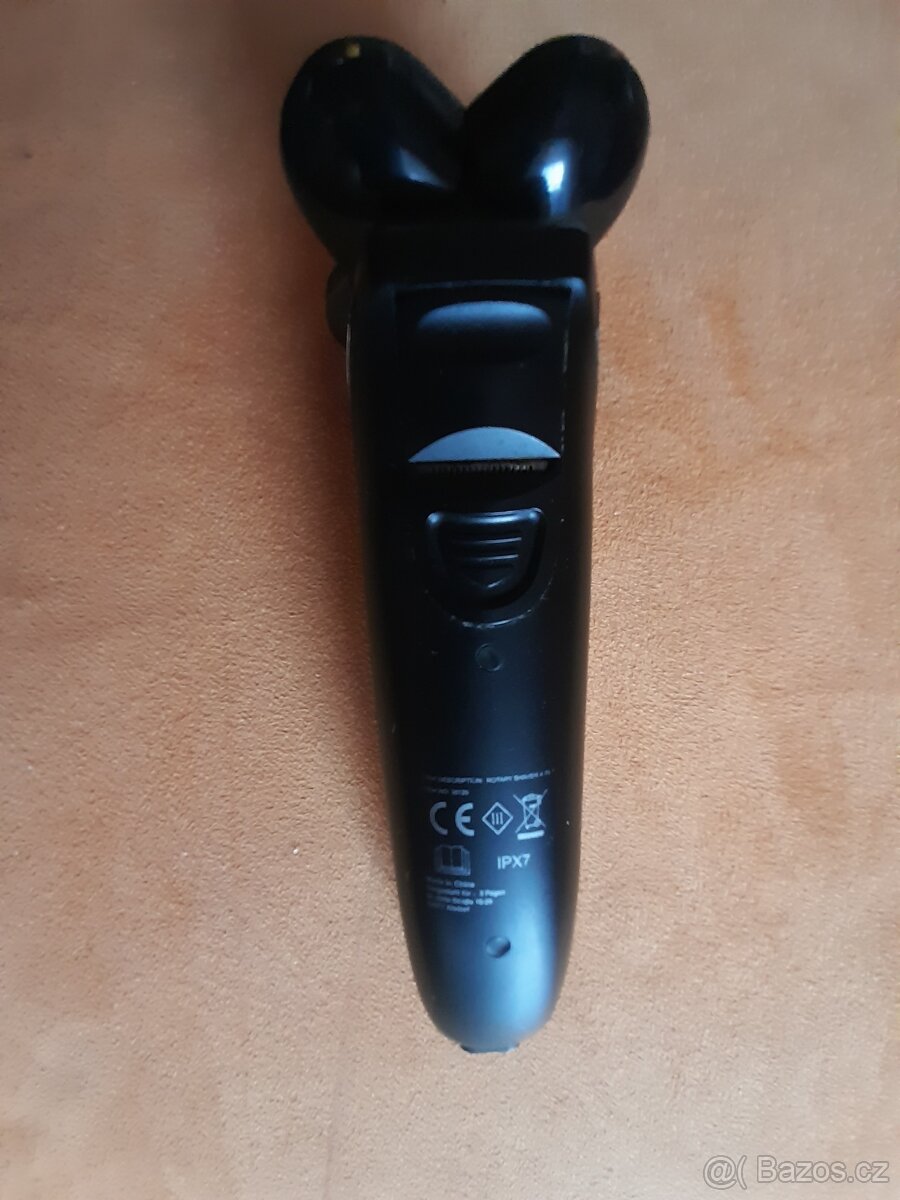 Holící strojek - 2