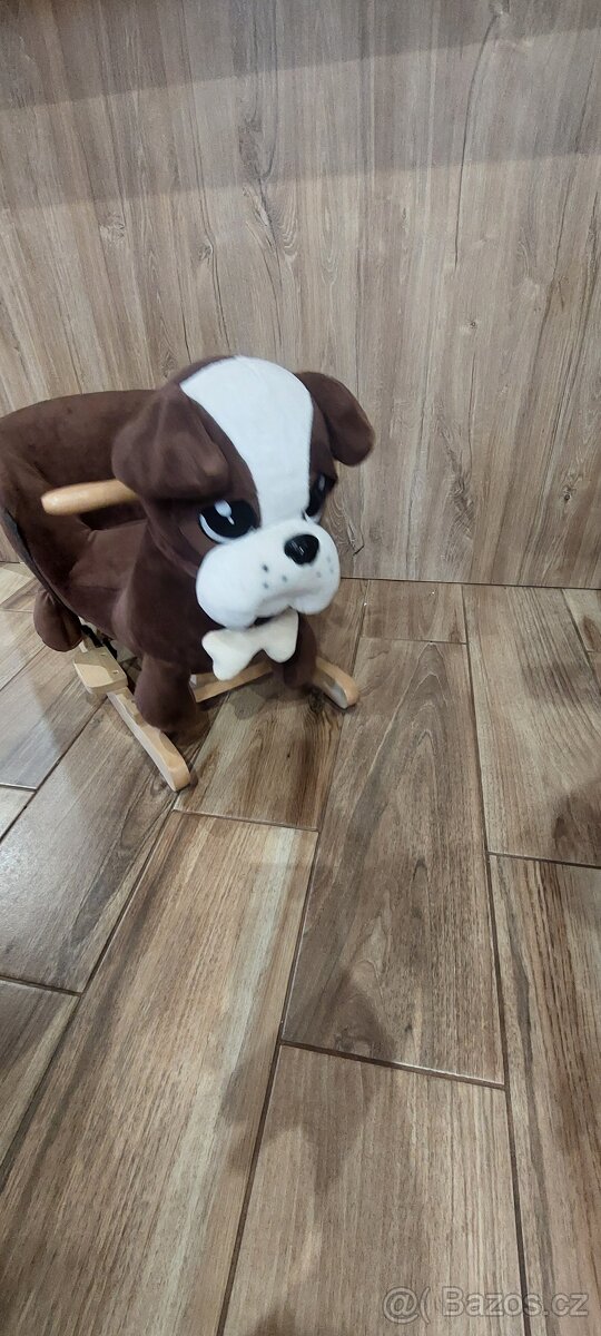 houpací pes - 2