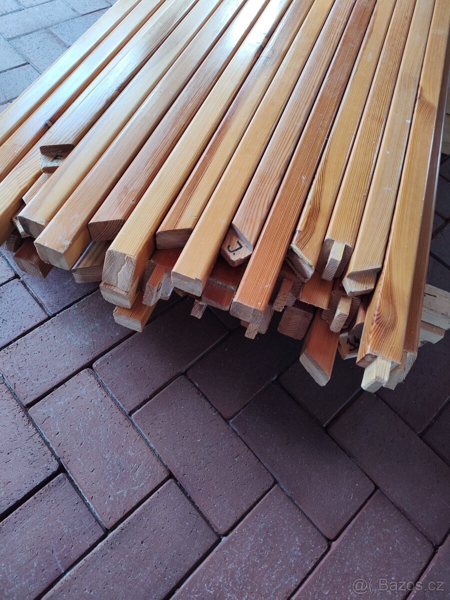 Modřínové hranoly lakované - 2