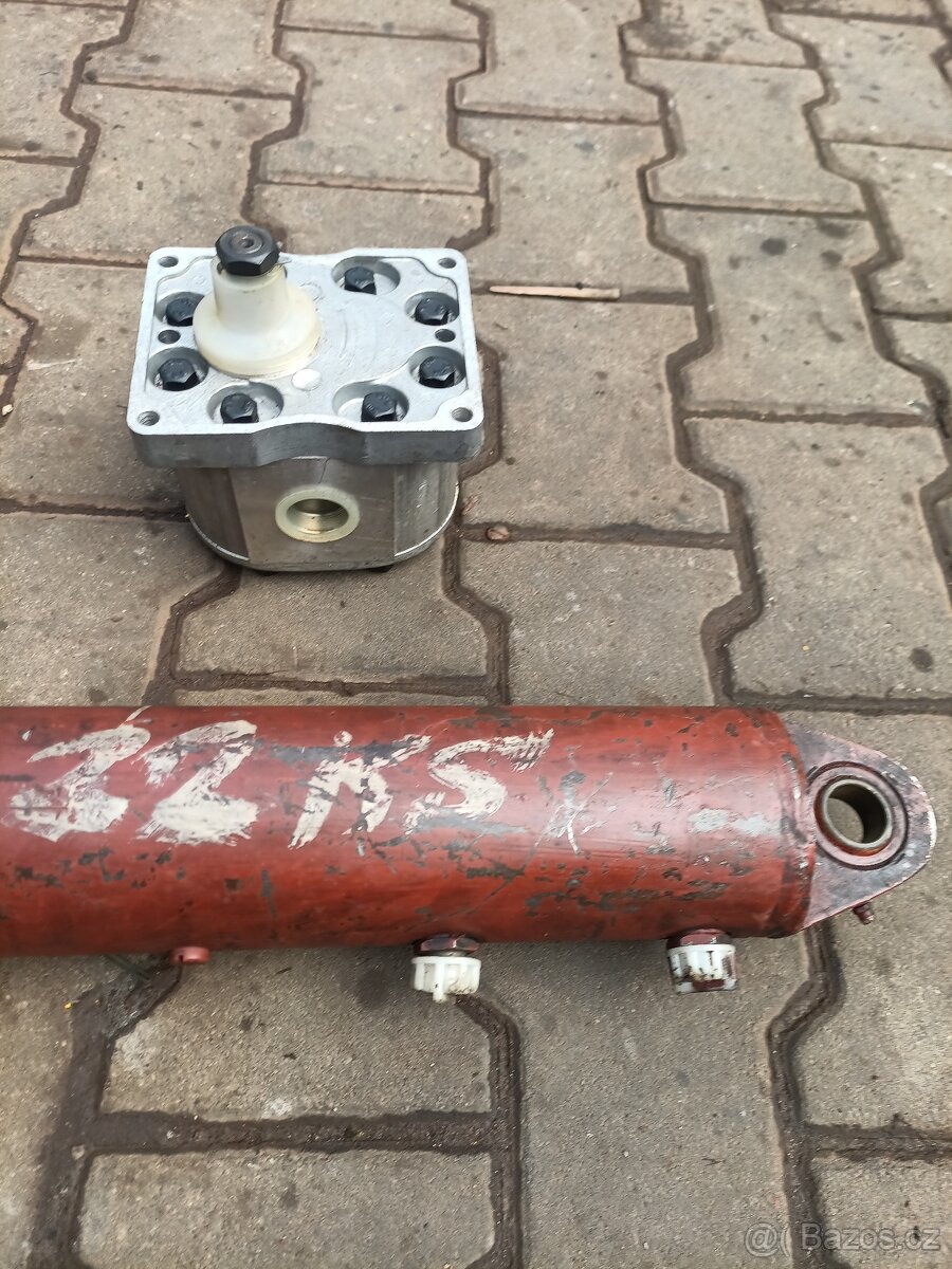 Zubové čerpadlo a píst - 2