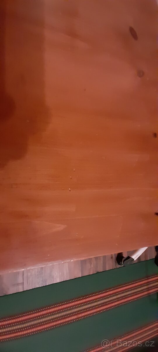 Jídelní stůl masiv - 2