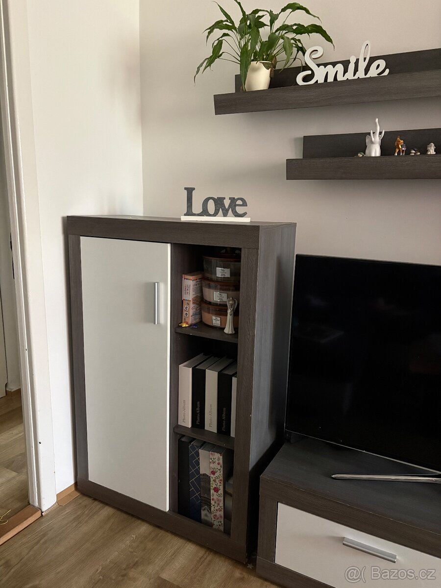 Obývací stěna - 2