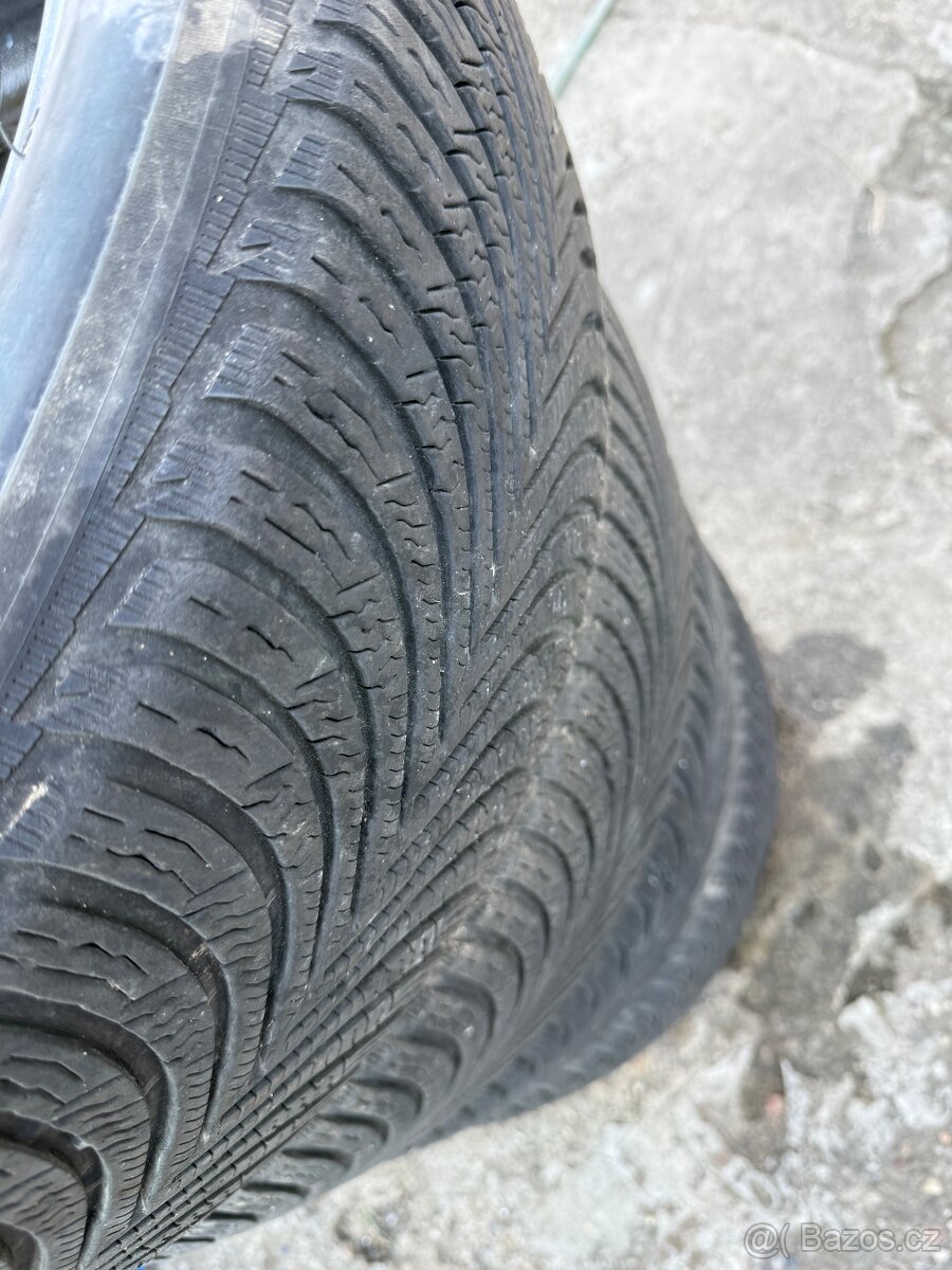 Michelin alpin5 205/55 R19 - 2