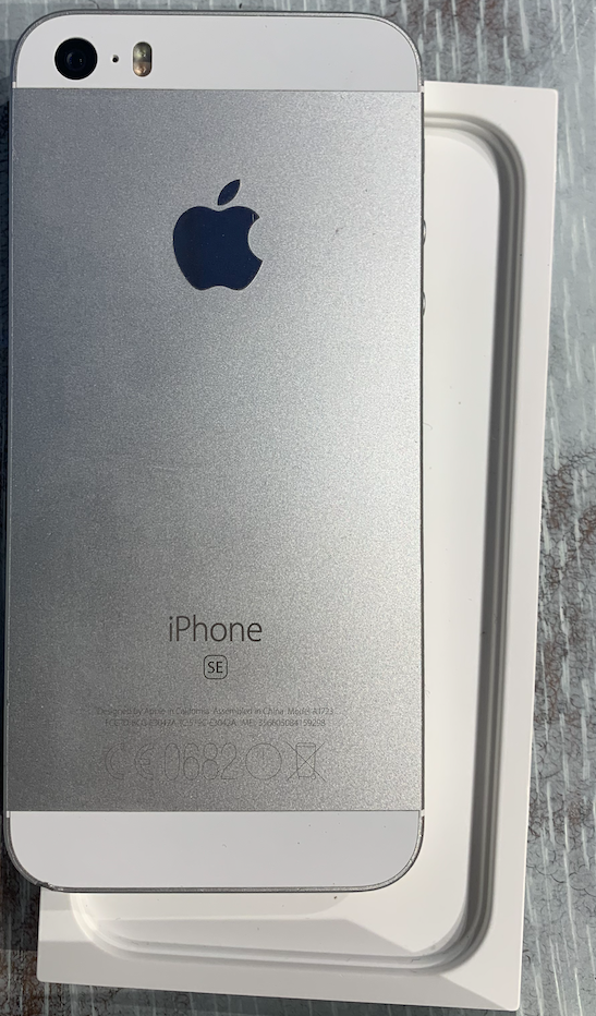 I PHONE SE - 2