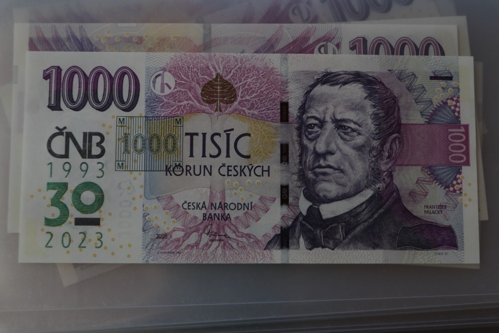 Výroční bankovka 1000 Kč s přítiskem ČNB, série R76 - 2