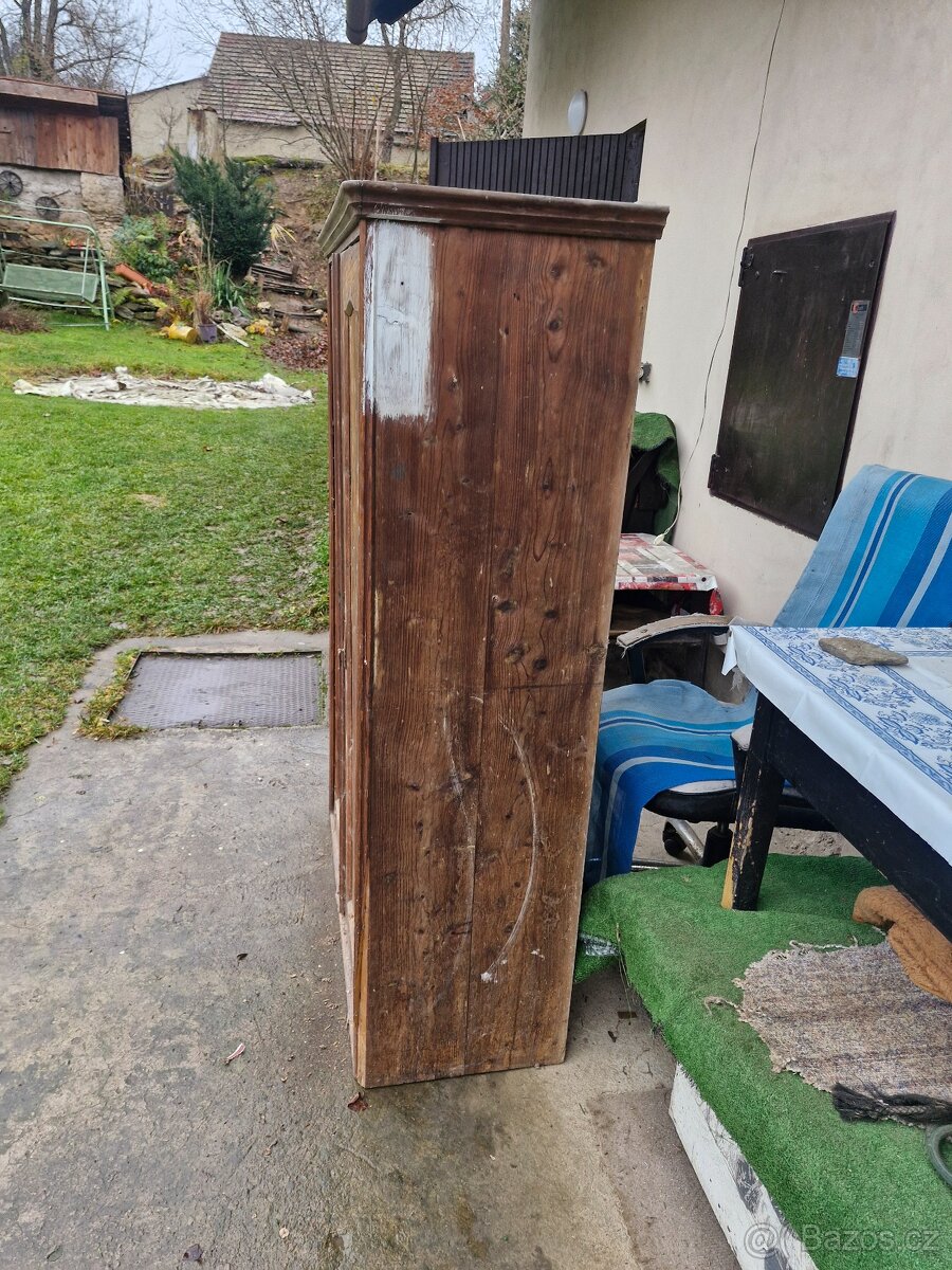 Šatní skříň - 2