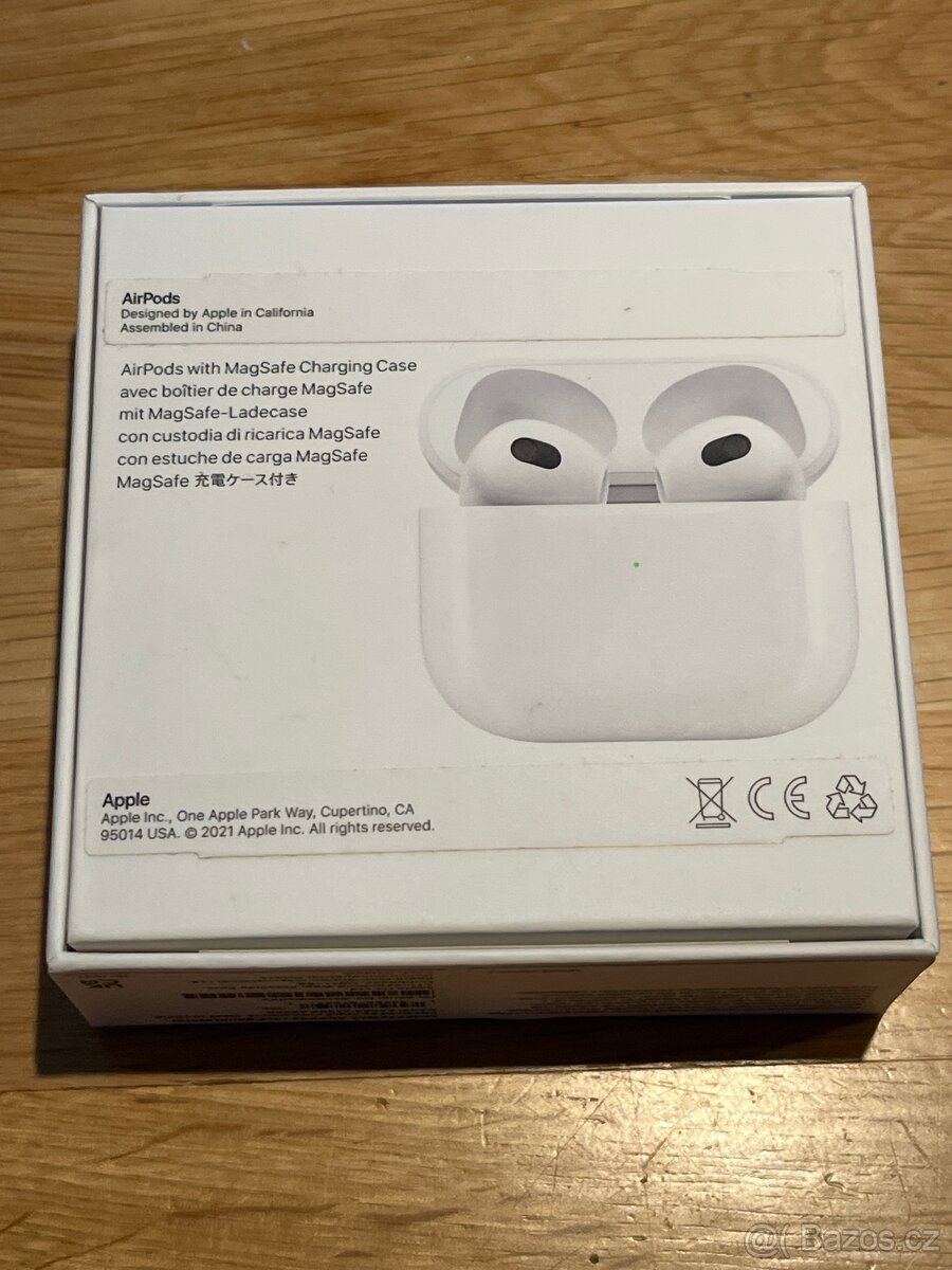 AirPods 3 generace - 2