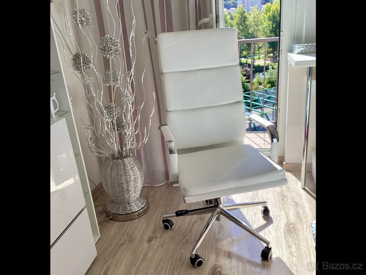 Kancelářské křeslo. - 2