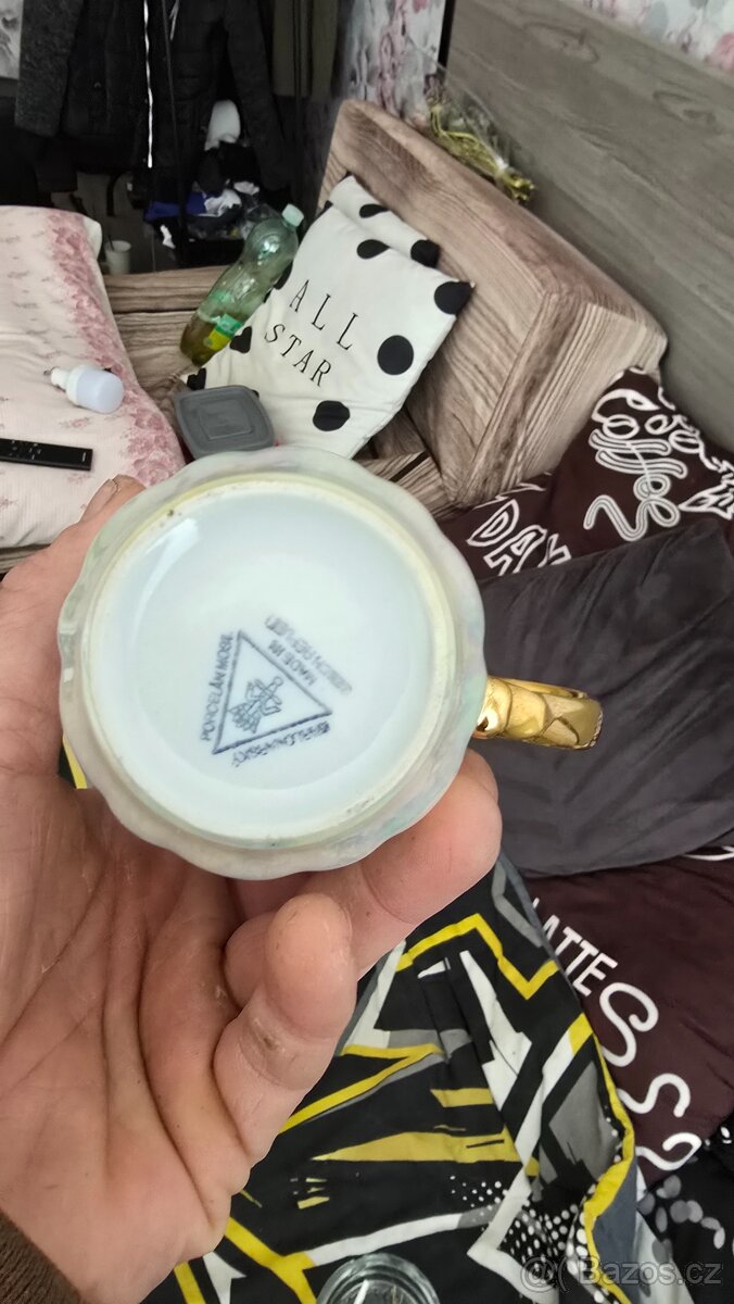 Prodám porcelánový hrneček - 2