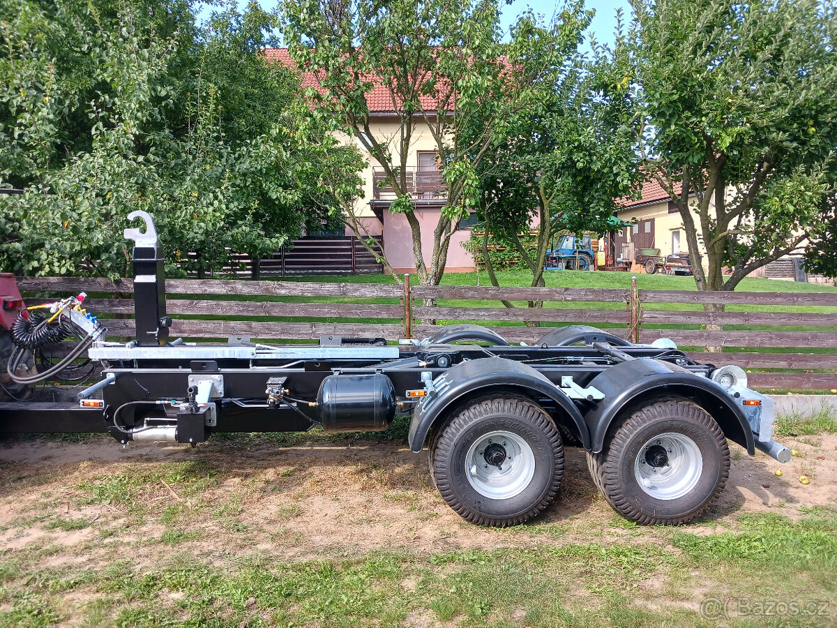 Traktorový nosič kontejnerů 11t - 2