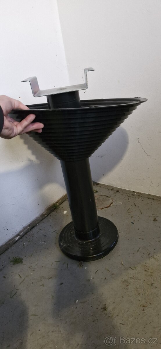 Stavitelná kovová noha pod stul - 2