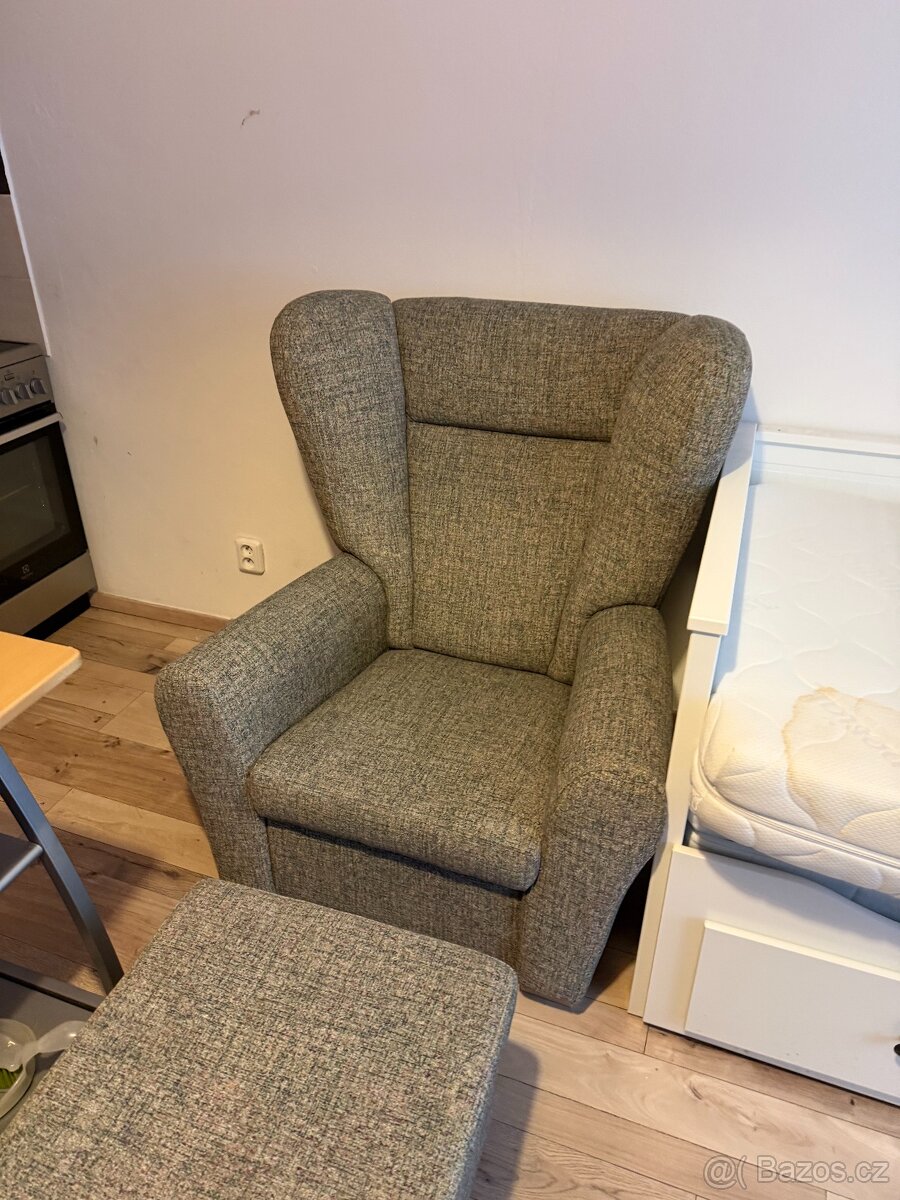 Zbrusu nové křeslo - 2