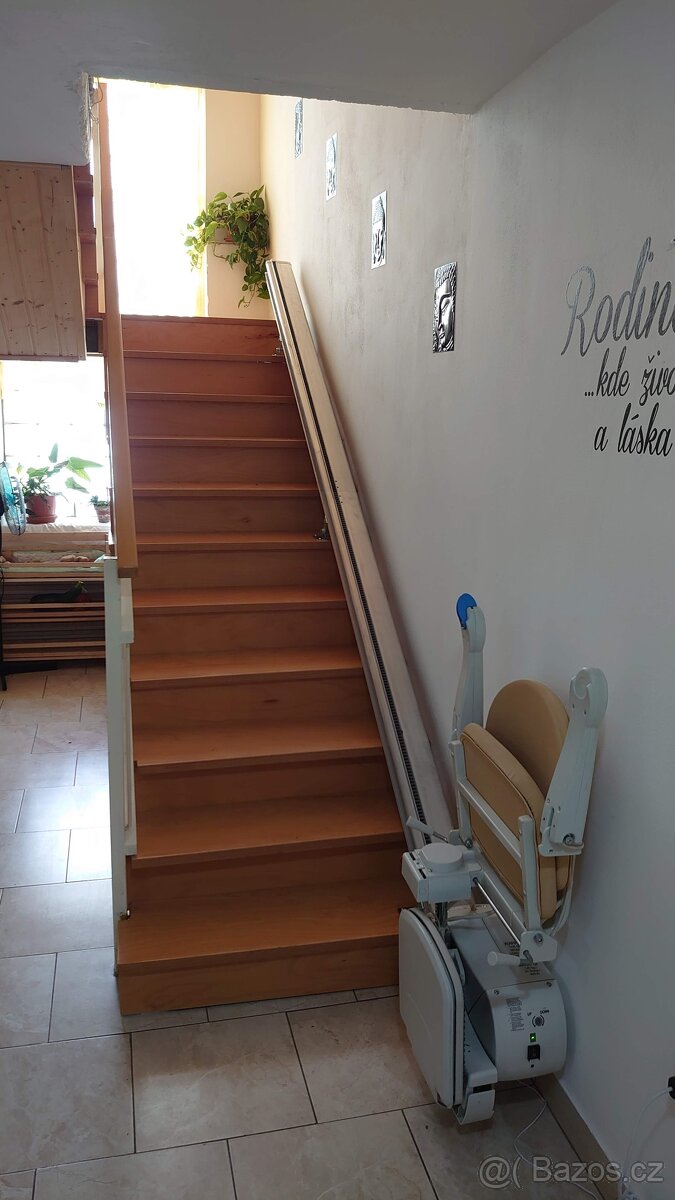 Schodišťová sedačka schodolez Handicare 950 REZERVOVÁNO - 2