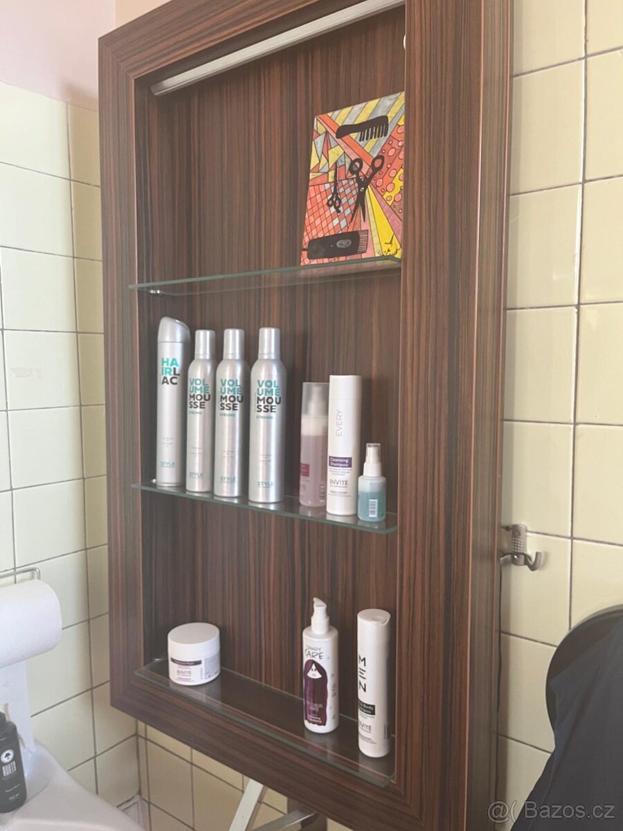 Vitrína, skříňka - 2