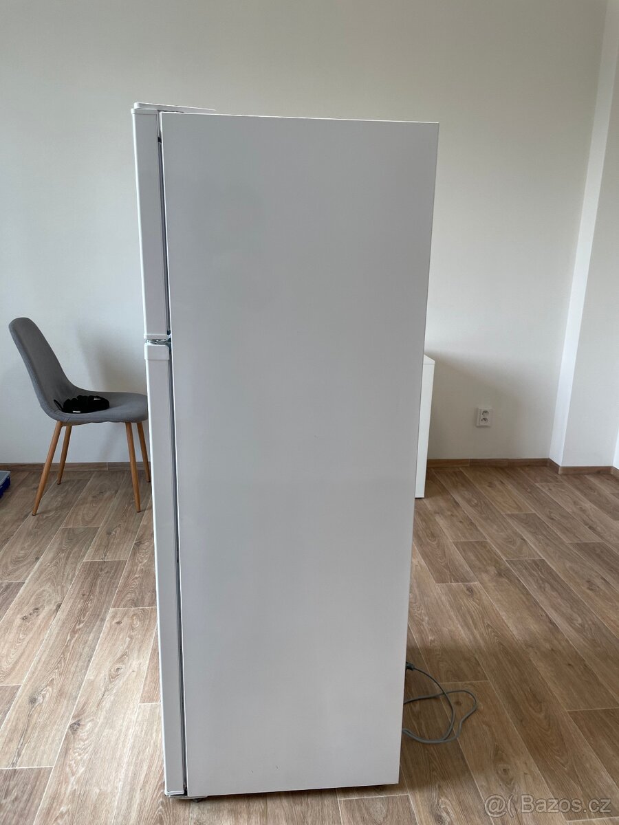 Lednice ETA (rok stará V ZÁRUCE, bez poškození) - 2