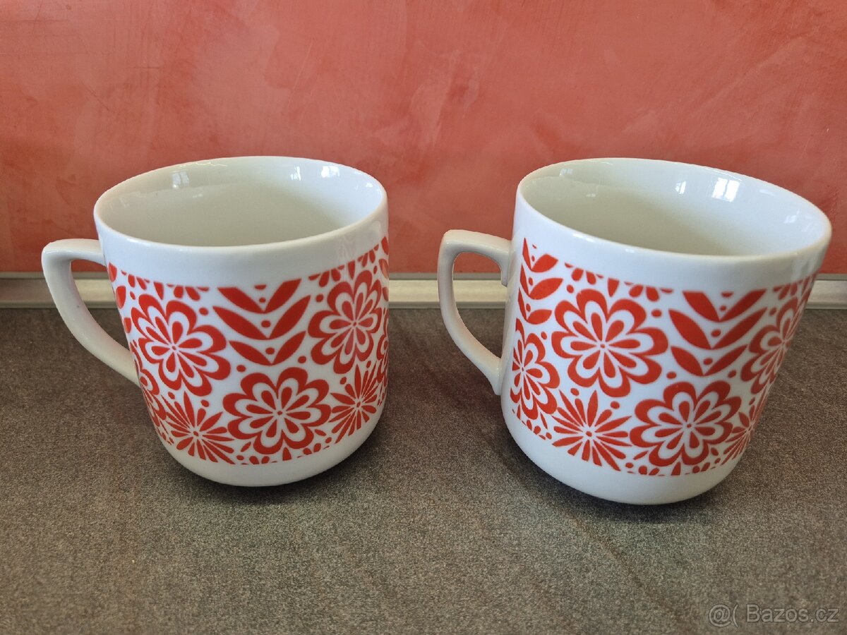Retro hrnek s motivem květin typ B - 2