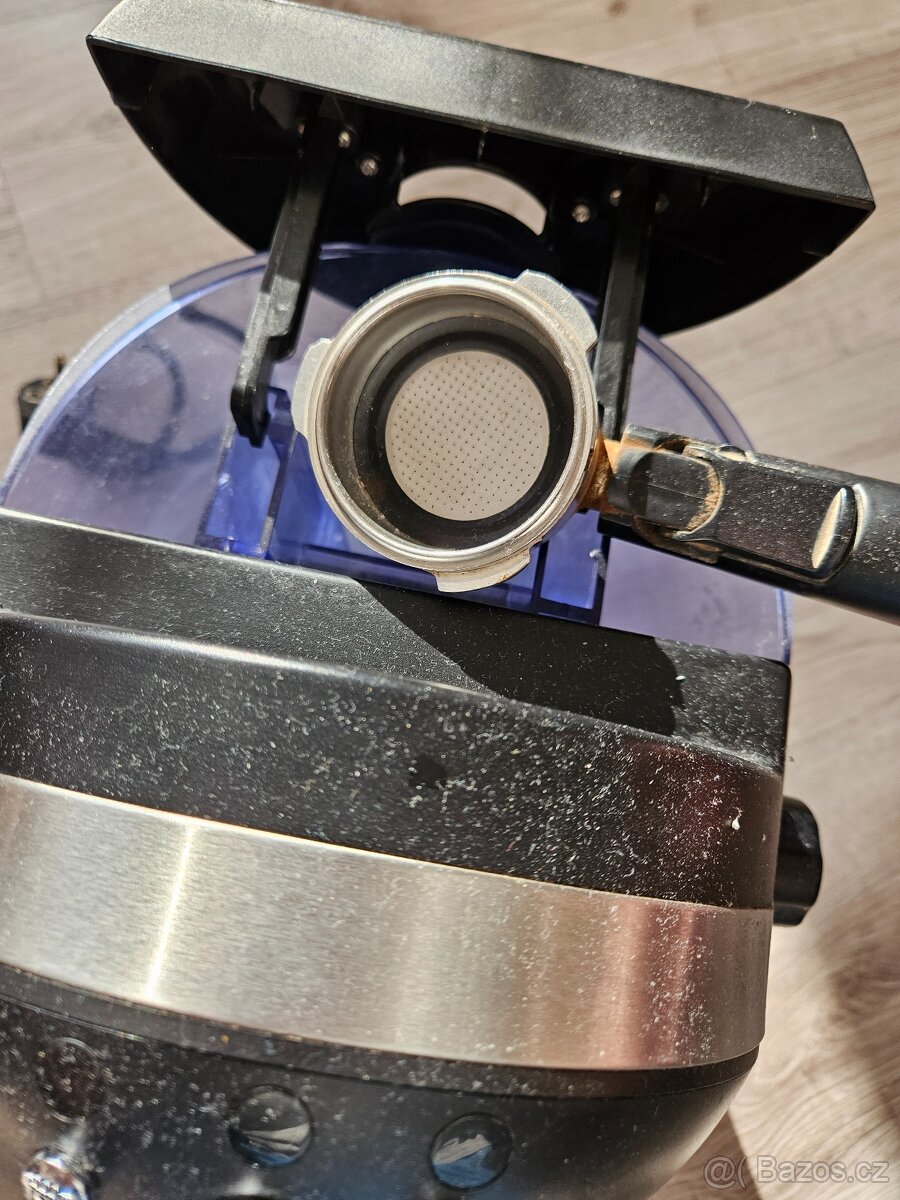 Kávovar espresso Morphyrichards pákový - 2