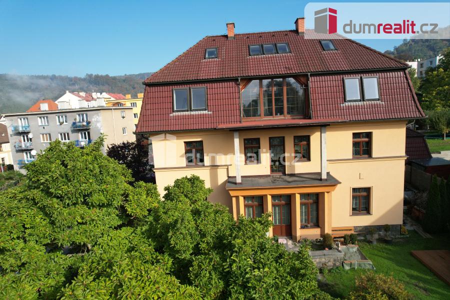 prodej impozantní vícegenerační vily z dob 1. republiky, Ned - 2