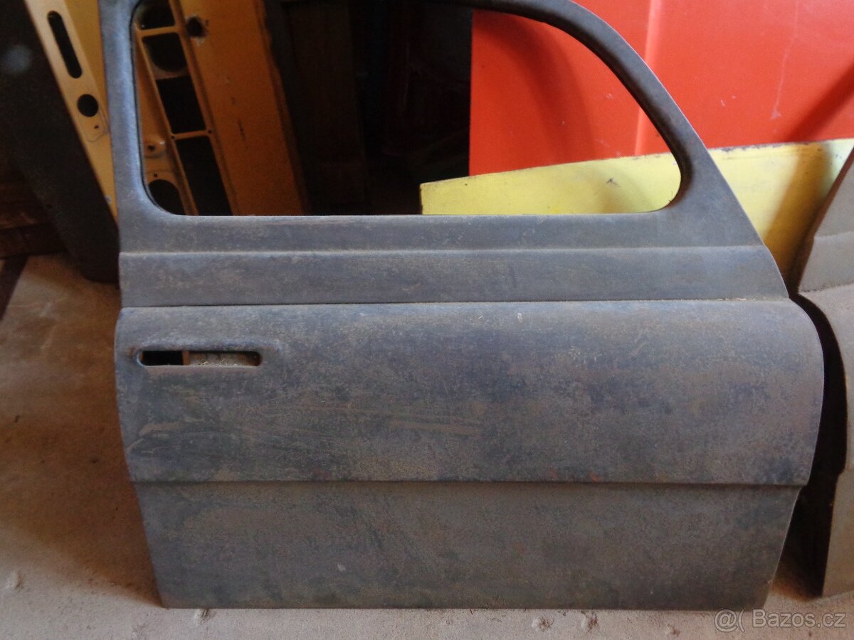 Škoda Spartak nové předni dveře original pant na čtyři šrou - 2