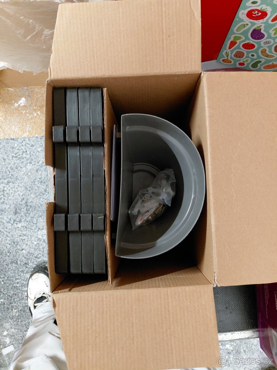 Květináče na zed 4ks - 2