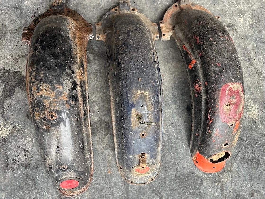 Predám zadní blatník JAWA ČZ 125 175 250 - 2