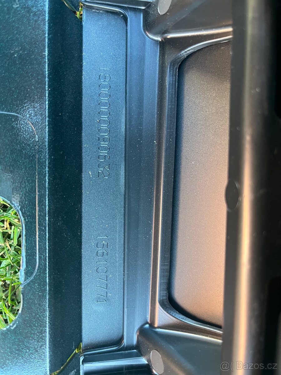 Alfa Romeo Giulia levý a pravý boční práh - 2