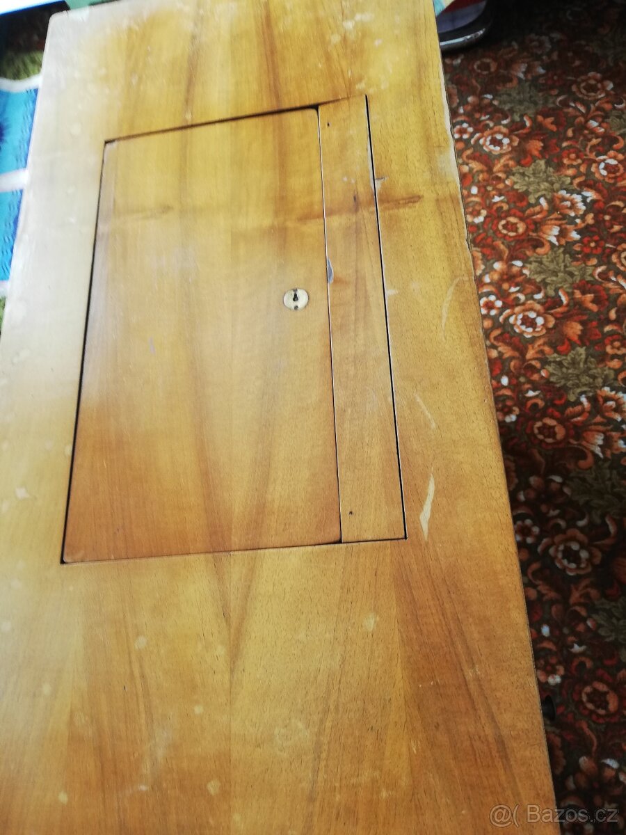 Šicí stroj Minerva. - 2