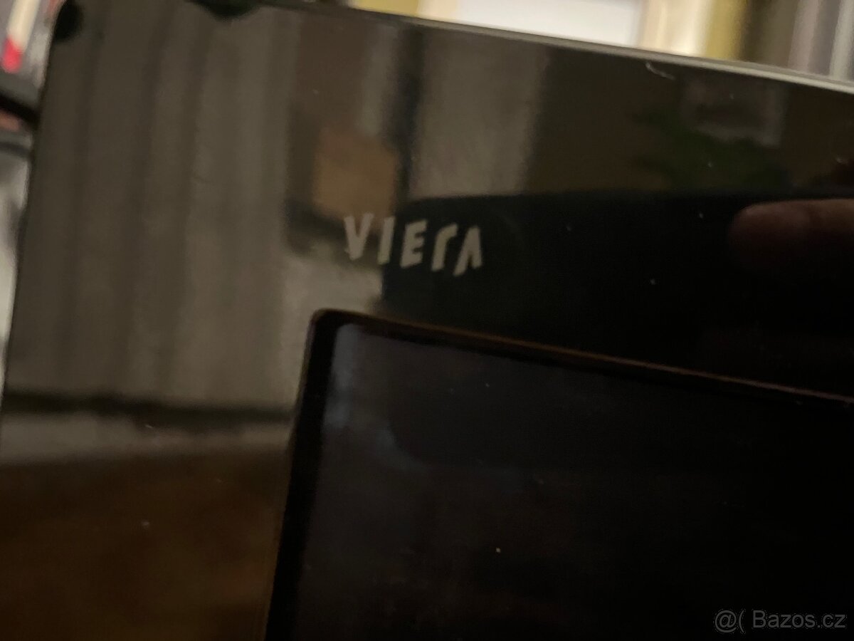 Televize Panasonic Viera - 105cm - 2