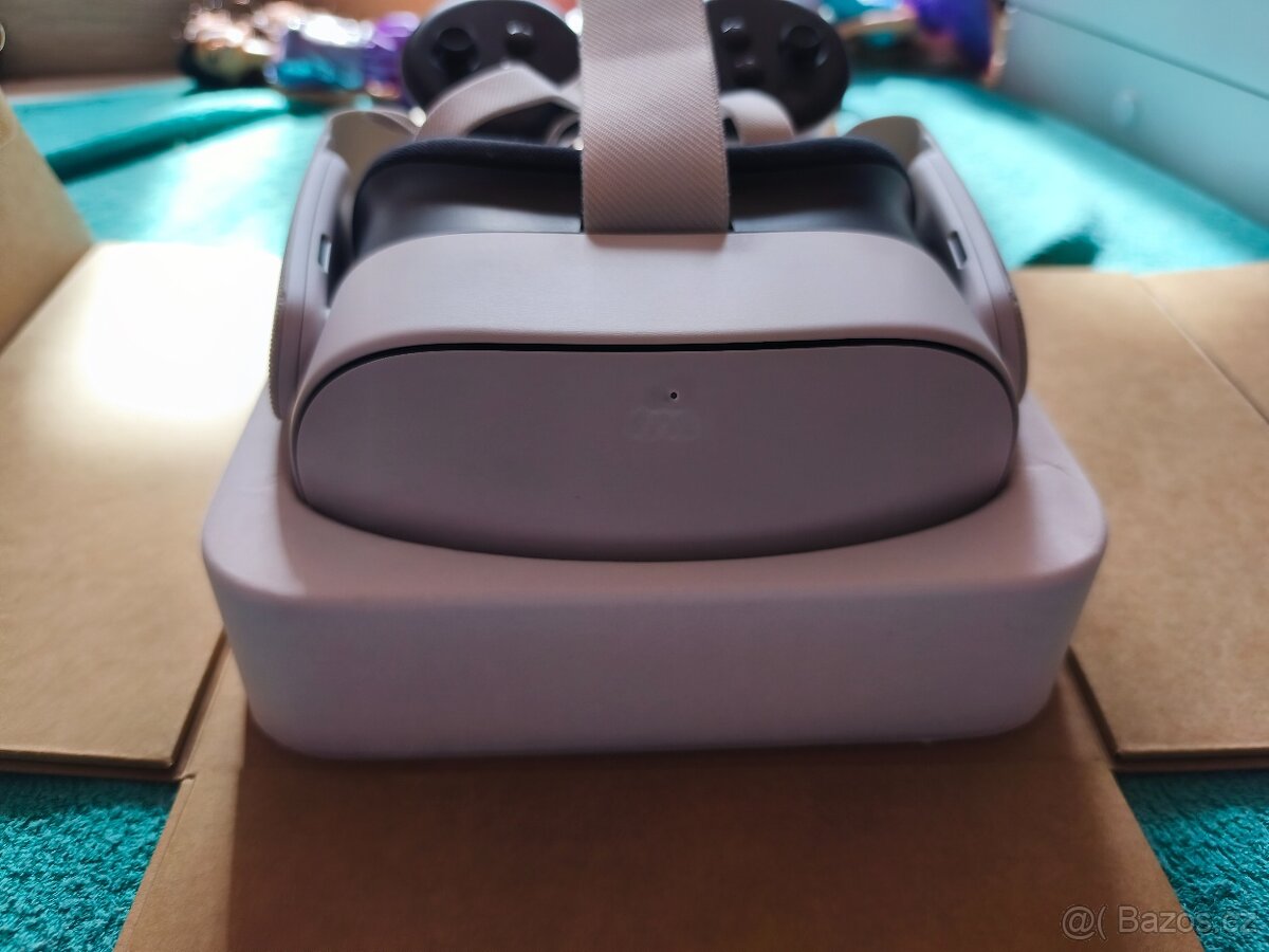 Oculus Quest 3S - 2