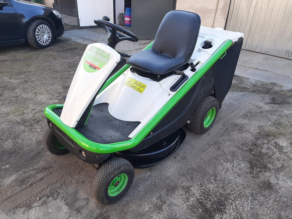 Zahradni traktůrek, traktor, Etesia Bahia - 2