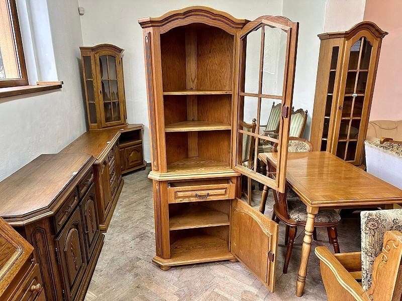 628 Rustikální rohová komoda skleník frézovaný masiv - 2