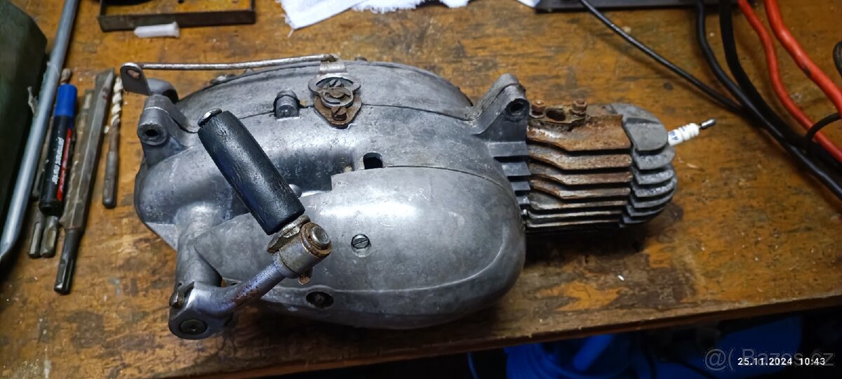 Prodám motor Jawa 555 - 2