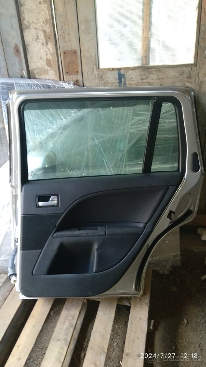 Pravé zadní dveře Mondeo mk3 - 2