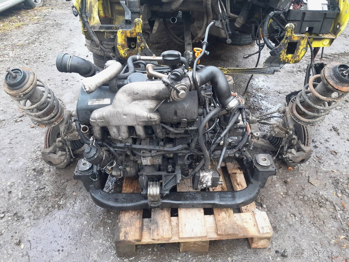 VW T5 2.5TDI, 128.kw, AXE, HNC, 4x4 rok 2005 - díly - 2