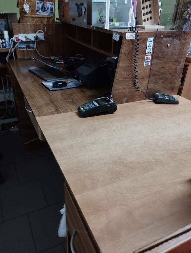 Prodejní a pracovní pult - 2