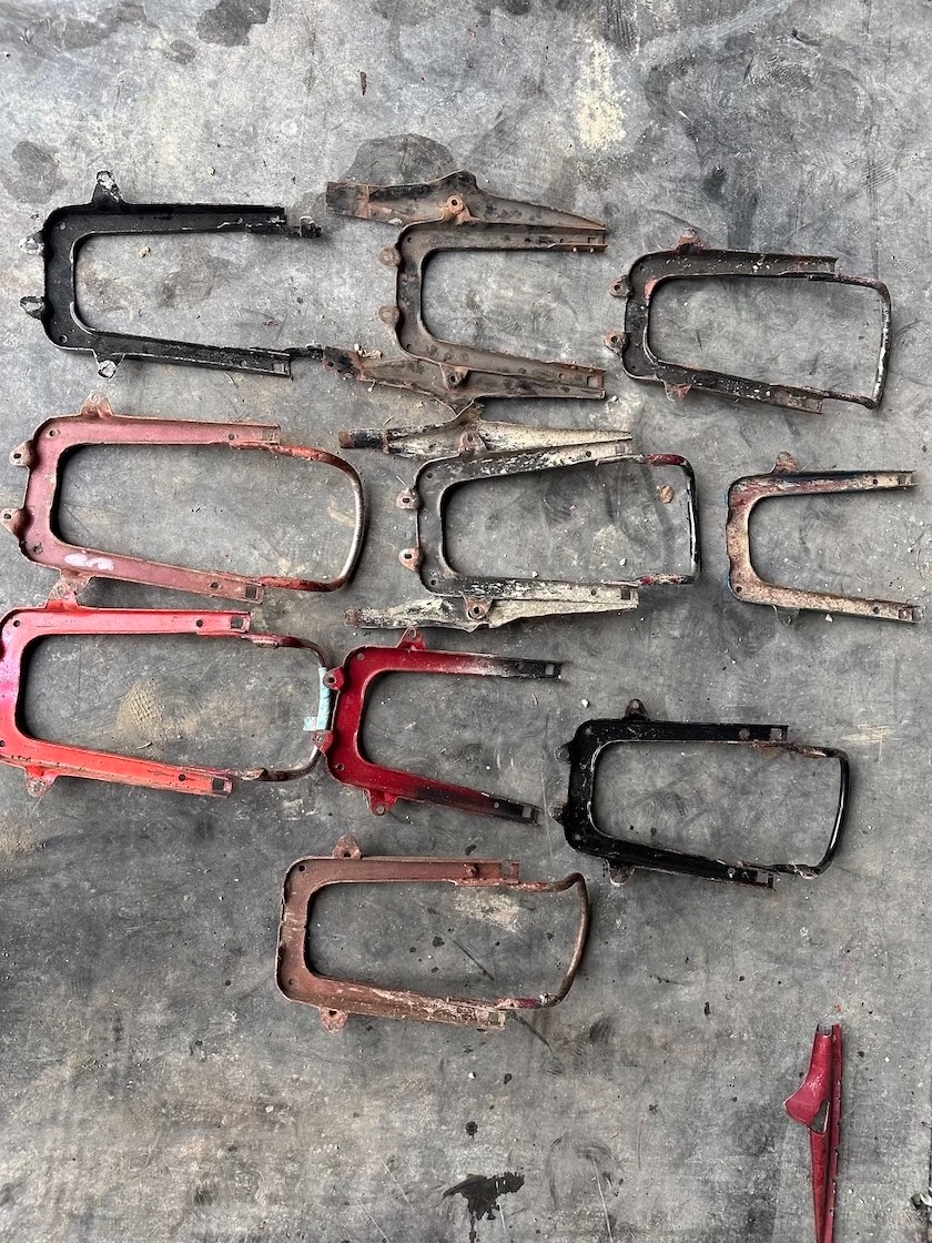 Predám podsedlový nosník JAWA ČZ 125 175 250 - 2