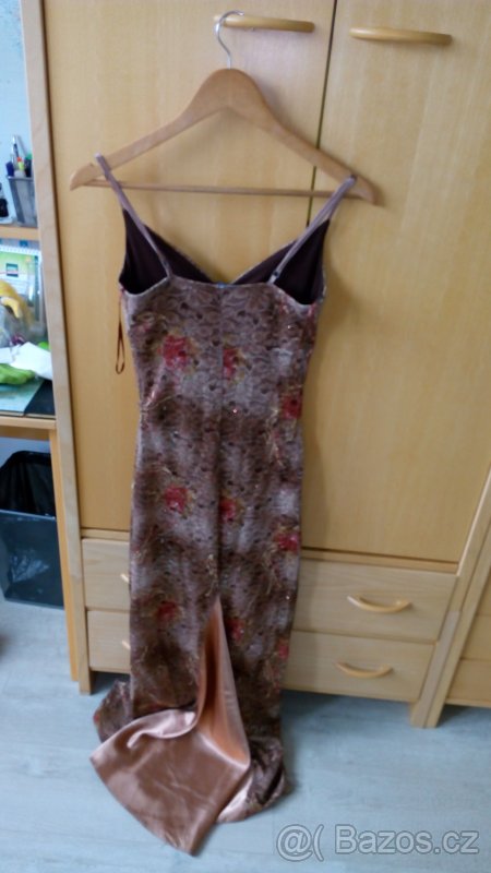 Dlouhé plesové šaty - 2